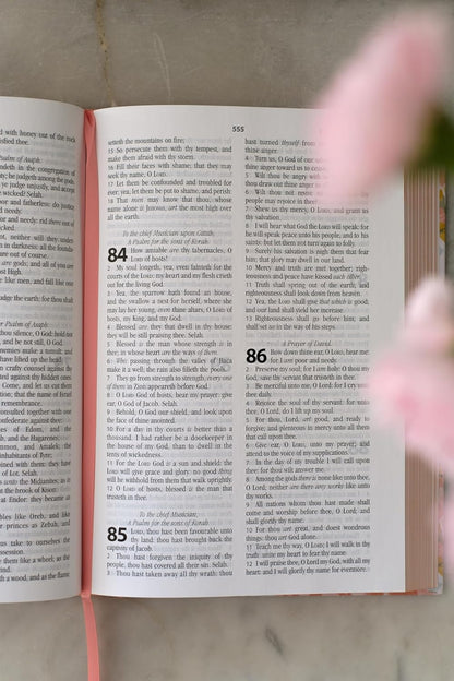 KJV 5-minute Bible Study - Summertime Florals